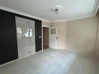 Afyon Üçok Emlaktan Cumhuriyet Mah Merkezde Kiralık 3+1 Temiz Bakımlı Daire