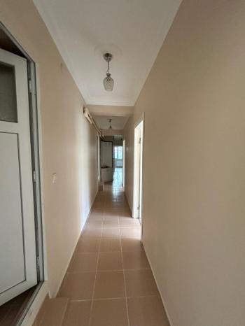 Afyon Üçok Emlaktan Cumhuriyet Mah Merkezde Kiralık 3+1 Temiz Bakımlı Daire