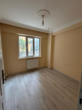 Afyon Üçok Emlaktan Cumhuriyet Mah Merkezde Kiralık 3+1 Temiz Bakımlı Daire