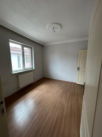 Afyon Üçok Emlaktan Fatih Mah Satılık 3+1 Geniş Temiz Bakımlı Daire