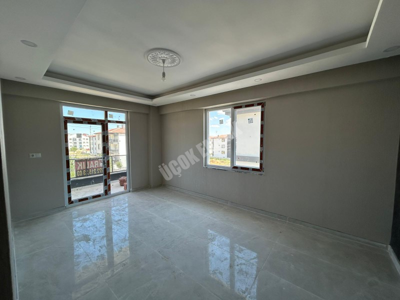 Afyon Üçok Emlaktan Mareşal F Çakmak Mah Kiralık Sıfır Lüx 2+1 3 Kat Daire