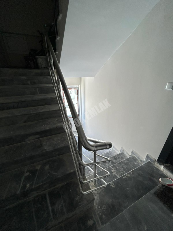 Afyon Üçok Emlaktan Mareşal F Çakmak Mah Kiralık Sıfır Lüx 2+1 3 Kat Daire