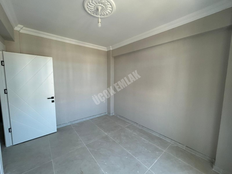 Afyon Üçok Emlaktan Mareşal F Çakmak Mah Kiralık Sıfır Lüx 2+1 3 Kat Daire