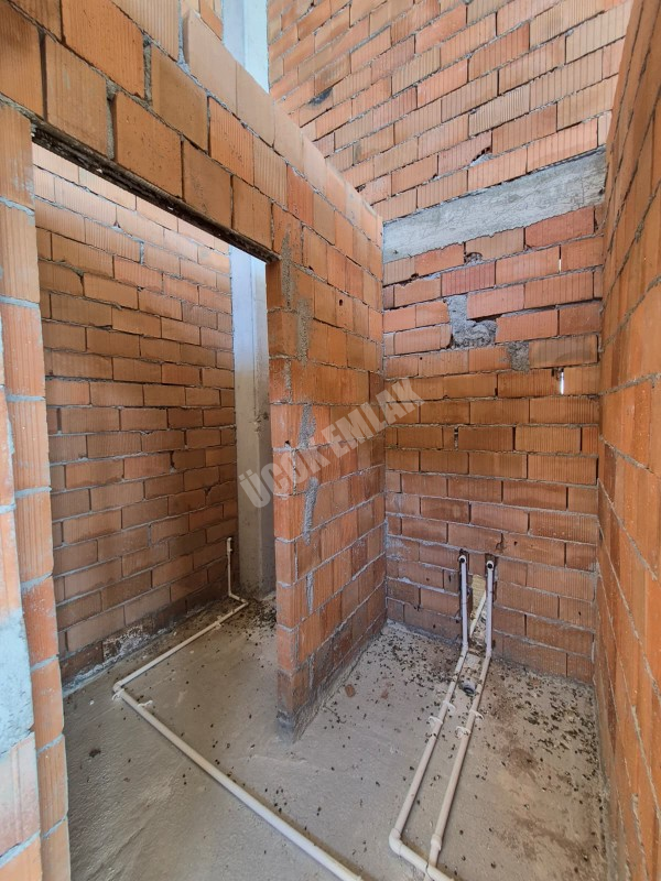Afyon Üçok Emlaktan Susuz Sakarya Bölgesi Ankara Yolu Üzeri 4.375m² Satılık İşyeri