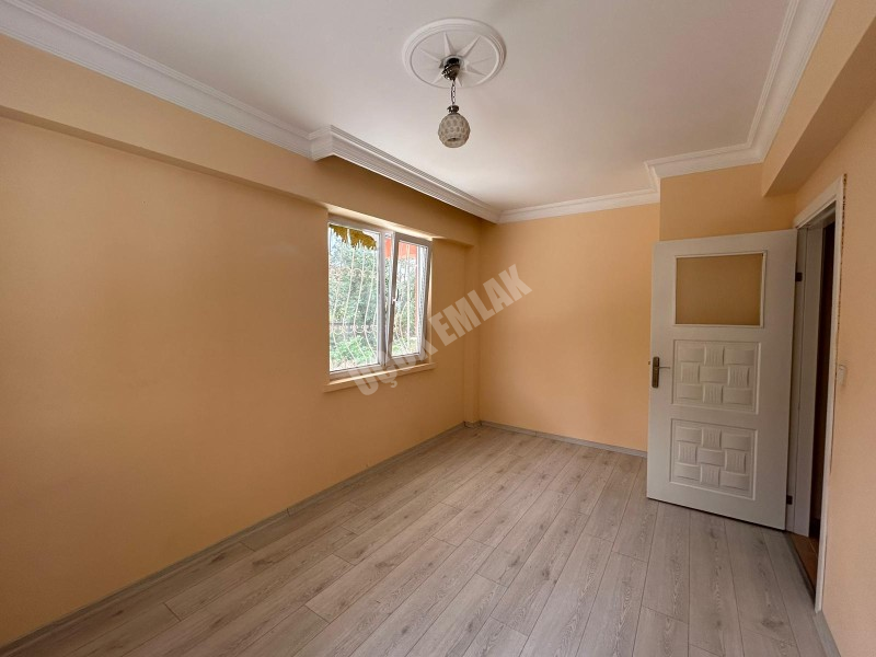 Afyon Üçok Emlaktan Cumhuriyet Mah Merkezde Kiralık 3+1 Temiz Bakımlı Daire