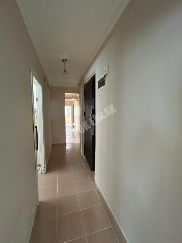 Afyon Üçok Emlaktan Cumhuriyet Mah Merkezde Kiralık 3+1 Temiz Bakımlı Daire