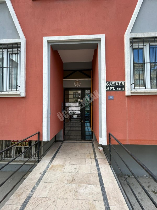 Afyon Üçok Emlaktan Cumhuriyet Mah Merkezde Kiralık 3+1 Temiz Bakımlı Daire