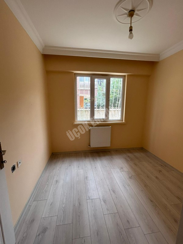 Afyon Üçok Emlaktan Cumhuriyet Mah Merkezde Kiralık 3+1 Temiz Bakımlı Daire