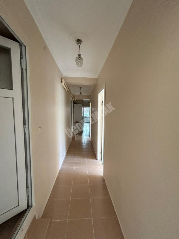 Afyon Üçok Emlaktan Cumhuriyet Mah Merkezde Kiralık 3+1 Temiz Bakımlı Daire