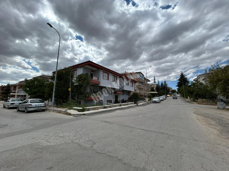Afyon Üçok Emlaktan Fatih Mah Satılık 3+1 Geniş Temiz Bakımlı Daire