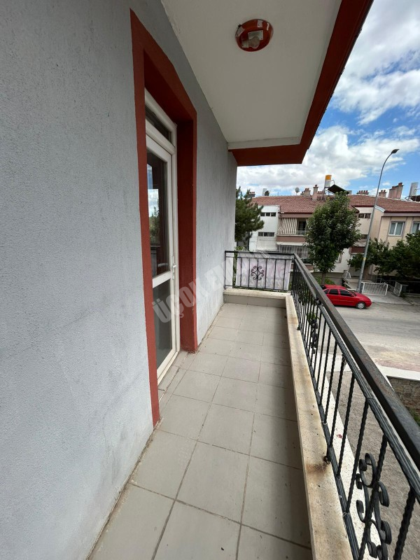 Afyon Üçok Emlaktan Fatih Mah Satılık 3+1 Geniş Temiz Bakımlı Daire