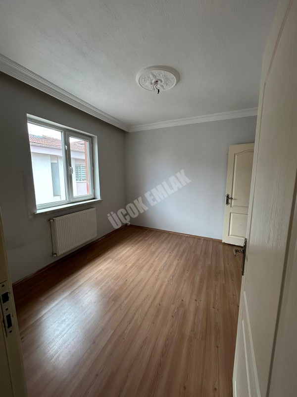 Afyon Üçok Emlaktan Fatih Mah Satılık 3+1 Geniş Temiz Bakımlı Daire