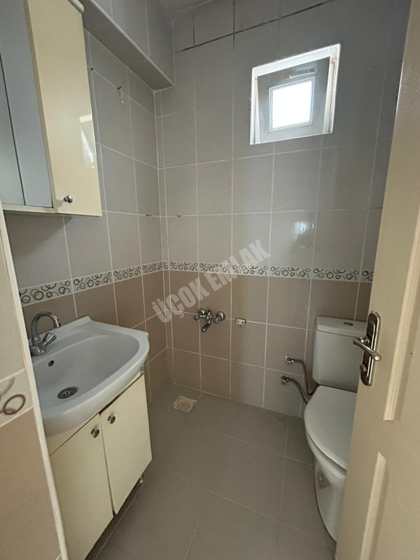 Afyon Üçok Emlaktan Fatih Mah Satılık 3+1 Geniş Temiz Bakımlı Daire
