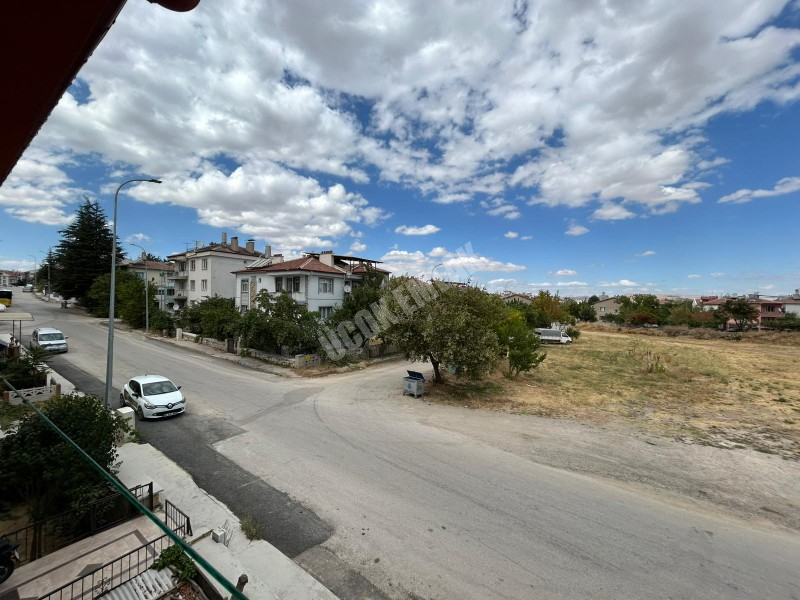 Afyon Üçok Emlaktan Fatih Mah Satılık 3+1 Geniş Temiz Bakımlı Daire