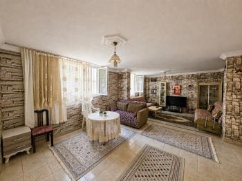 Didim Çamlık’ta Bahçe ve Veranda Kullanımlı 2+1 Satılık Depo Nitelikli Taşınmaz
