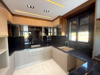  Didim Merkezde Satılık 3+1 Sıfır Villa