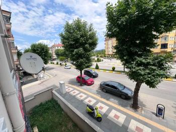 GÜVENAY - ÇORUM ULUKAVAK EŞREF HOCA CADDESİ ÜZERİ 3+1 SATILIK DAİRE