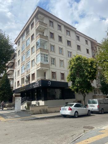 GÜVENAY - ÇORUM ULUKAVAK EŞREF HOCA CADDESİ ÜZERİ 3+1 SATILIK DAİRE