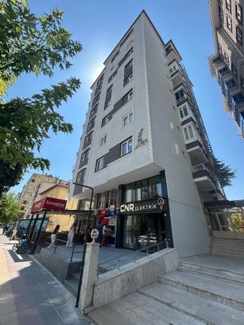 GÜVENAY -  ÇORUM BAHABEY CAD. MİGROS KARŞISI GENİŞ 3+1 KİRALIK DAİRE