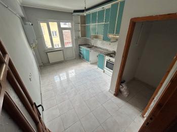 GÜVENAY -  ÇORUM BAHABEY CAD. MİGROS KARŞISI GENİŞ 3+1 KİRALIK DAİRE