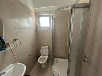 KÜÇÜK KAYMAKLI'DA TÜRK MALI SATILIK 2+1 EŞYALI DAİRE 
