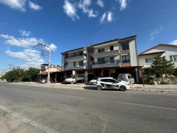 AFYON ÜÇOK EMLAKTAN ATAKÖY MAH ANA YOL ÜZERİ KİRALIK GENİŞ İŞYERİ 