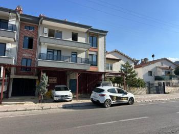 AFYON ÜÇOK EMLAKTAN ATAKÖY MAH ANA YOL ÜZERİ KİRALIK GENİŞ İŞYERİ 
