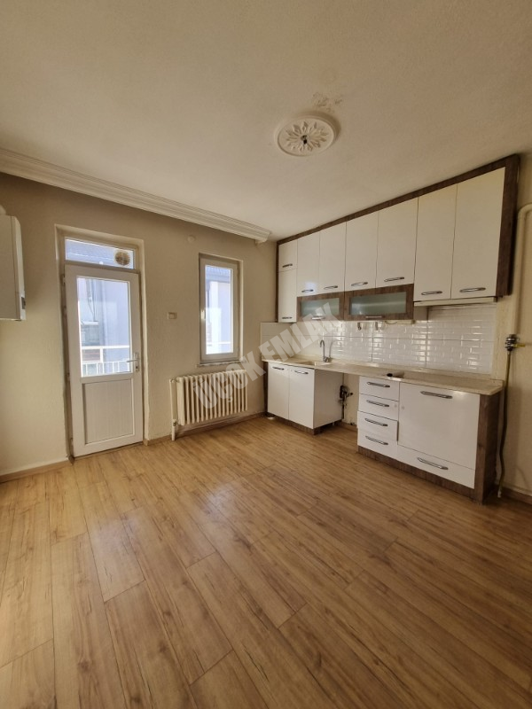✰ AFYON ÜÇOK EMLAKTAN KAYADİBİ MAH 3+1 125M² TEMİZ BAKIMLI KİRALIK DAİRE ✰