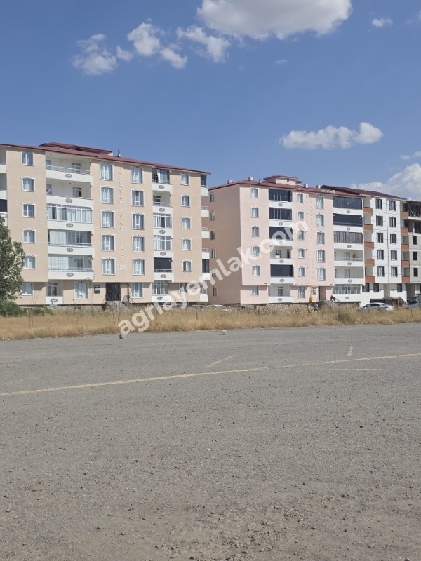 GAZİ MAHALLESİ’NDE 15 TEMMUZ PARKI KARŞISINDA 4+1 LÜKS SATILIK DAİRE
