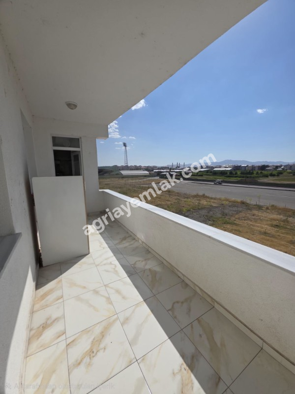 GAZİ MAHALLESİ’NDE 15 TEMMUZ PARKI KARŞISINDA 4+1 LÜKS SATILIK DAİRE