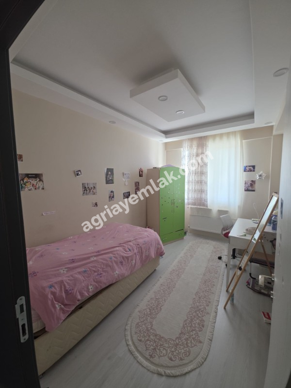 GAZİ MAHALLESİ’NDE 15 TEMMUZ PARKI KARŞISINDA 4+1 LÜKS SATILIK DAİRE