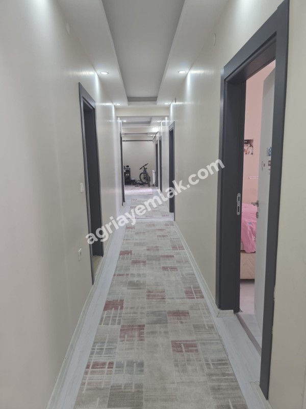 GAZİ MAHALLESİ’NDE 15 TEMMUZ PARKI KARŞISINDA 4+1 LÜKS SATILIK DAİRE
