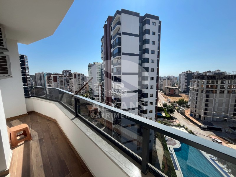 ALYANS'TAN LÜKS SİTE İÇERİSİNDE GENİŞ BALKONLU KİRALIK 2+1