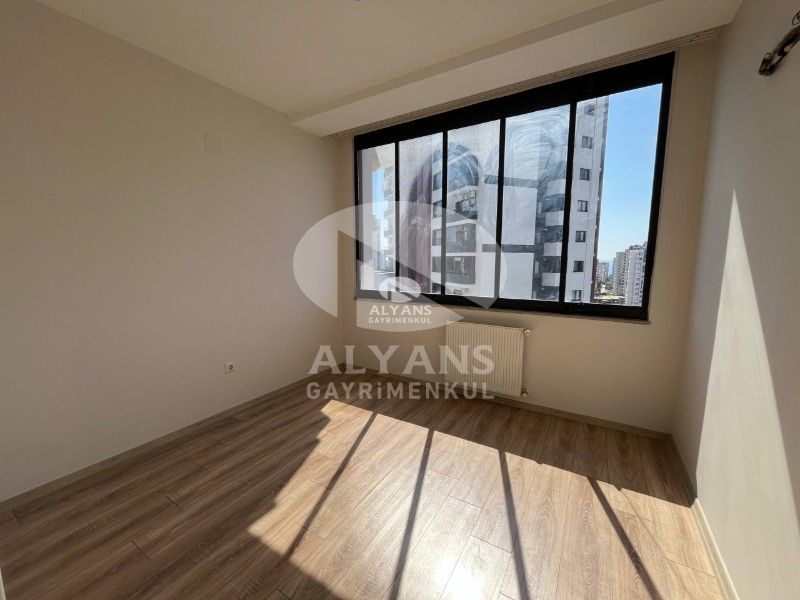 ALYANS'TAN LÜKS SİTE İÇERİSİNDE GENİŞ BALKONLU KİRALIK 2+1