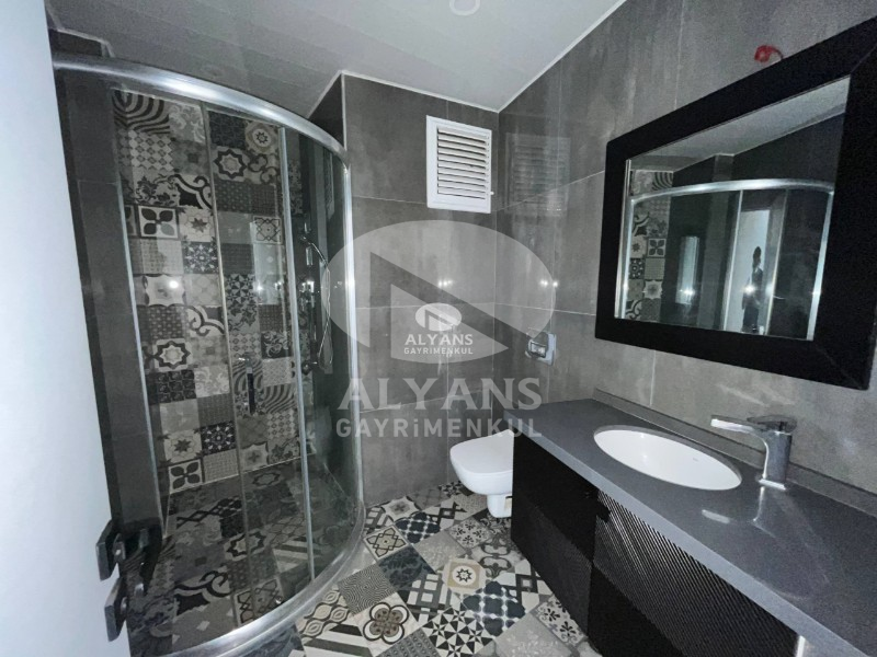 ALYANS'TAN LÜKS SİTE İÇERİSİNDE GENİŞ BALKONLU KİRALIK 2+1