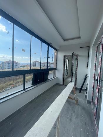 GÜVENAY - ÇORUM BAHÇELİEVLER MAH.YAVRUTURNA ORTAOKULU CİVARI SATILIK 3+0 DAİRE