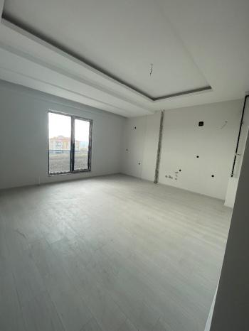 GÜVENAY - ÇORUM BAHÇELİEVLER MAH.YAVRUTURNA ORTAOKULU CİVARI SATILIK 3+0 DAİRE