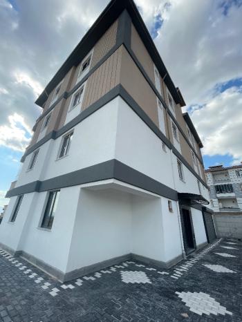 GÜVENAY - ÇORUM BAHÇELİEVLER MAH.YAVRUTURNA ORTAOKULU CİVARI SATILIK 3+0 DAİRE
