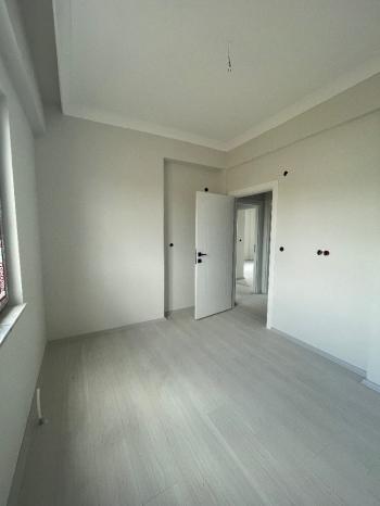 GÜVENAY - ÇORUM BAHÇELİEVLER MAH.YAVRUTURNA ORTAOKULU CİVARI SATILIK 3+0 DAİRE