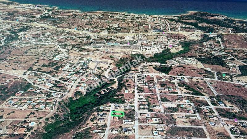 GİRNE ÇATALKÖY' DE SATILIK ARSA 