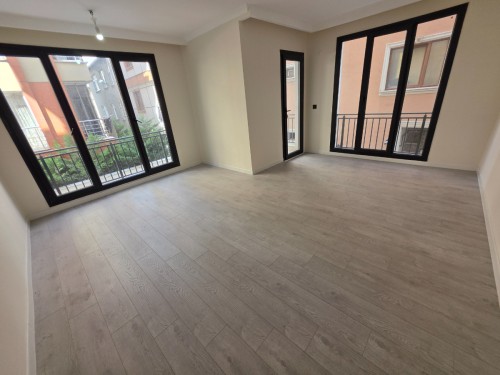 Binevler'de Metro'ya 5 Dk 3+1 & 1.Kat Balkonlu Sıfır Satılık Daire