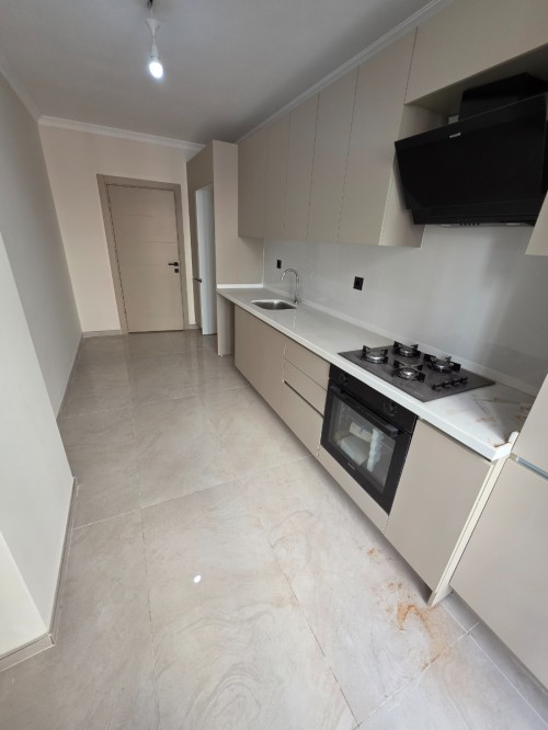 Binevler'de Metro'ya 5 Dk 3+1 & 1.Kat Balkonlu Sıfır Satılık Daire