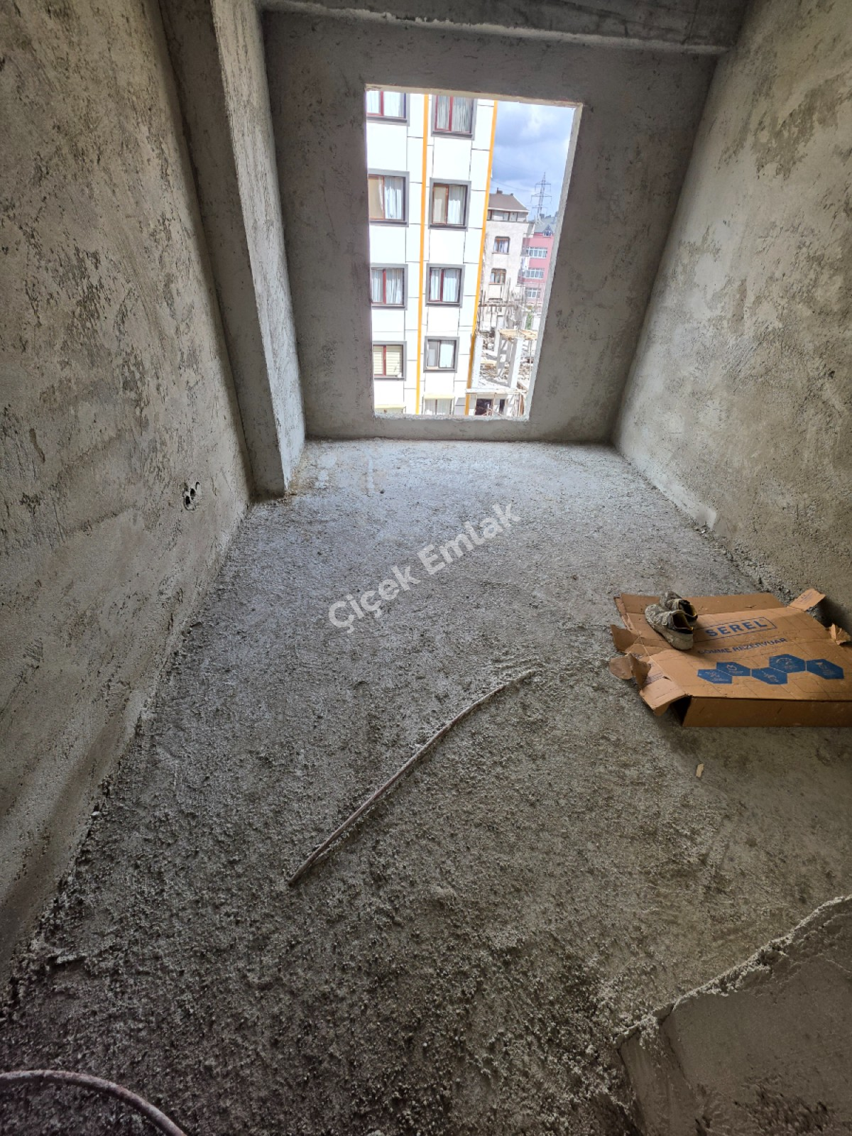 Akşemsettin'de Metro'ya 5 Dk Konumu Süper Otoparklı 8.Kat Sıfır Satılık Daire