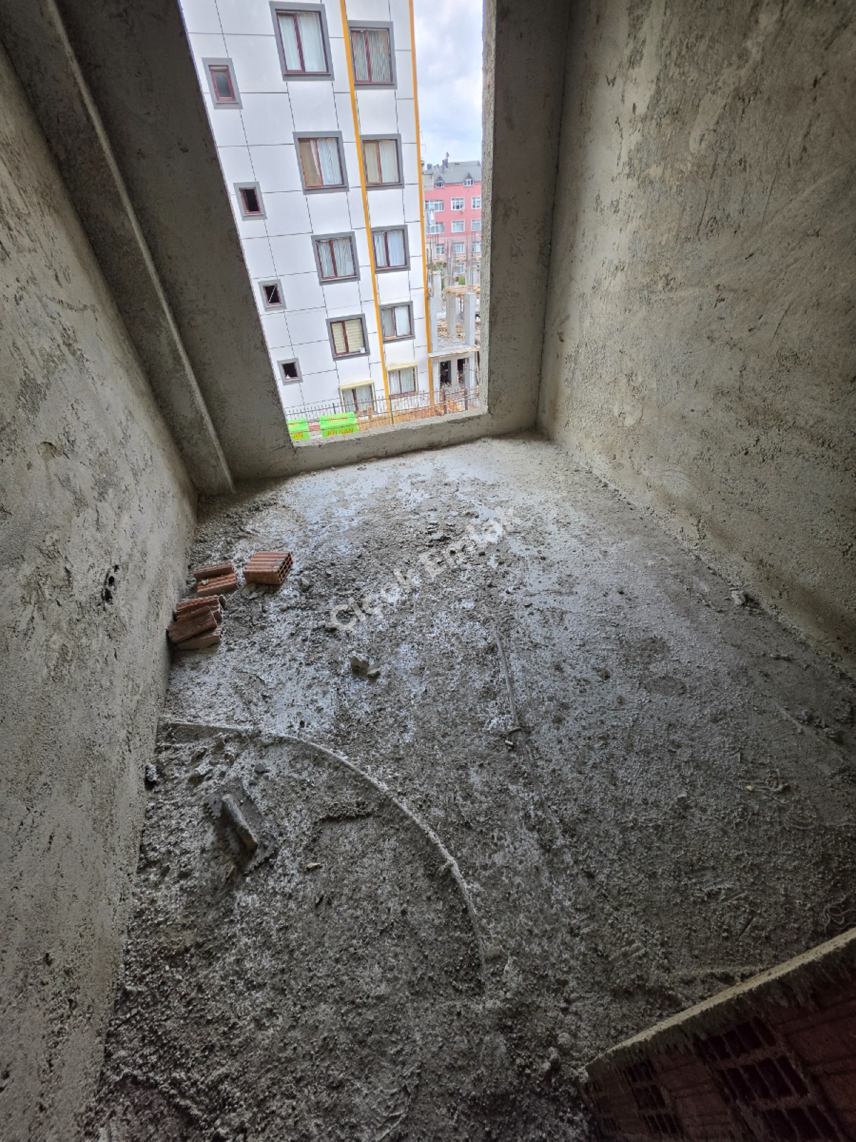Akşemsettin'de Metro'ya 5 Dk Konumu Süper Otoparklı 8.Kat Sıfır Satılık Daire