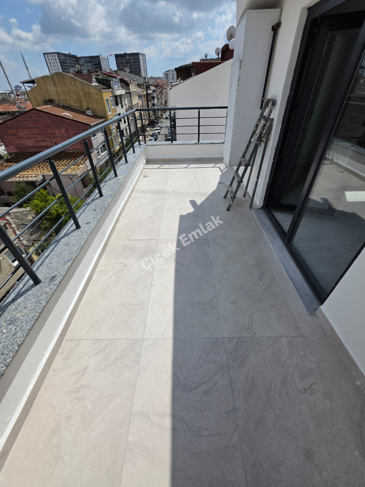 Akşemsettin Metro'ya 5 Dk 2+1 Teraslı Sıfır Satılık Daire