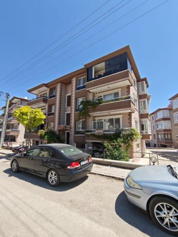 Afyon Üçok Emlaktan Kanlıca Mah Satılık 3+1 115m² 1 Kat Temiz Bakımlı Daire