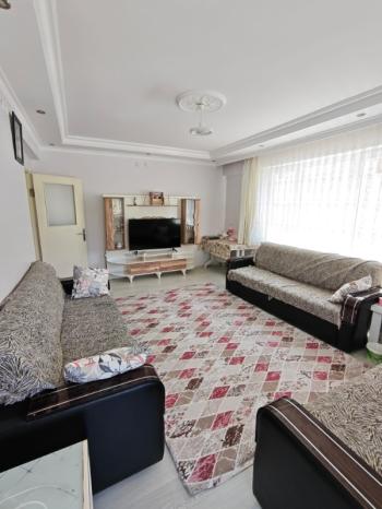 Afyon Üçok Emlaktan Kanlıca Mah Satılık 3+1 115m² 1 Kat Temiz Bakımlı Daire