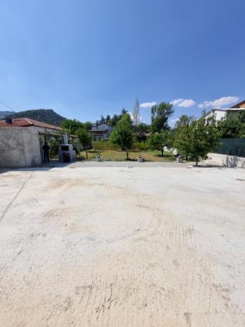 AFYON ÜÇOK EMLAKTAN ERKMEN  HÜRRİYET MAH KİRALIK HOBİ BAHÇESİ