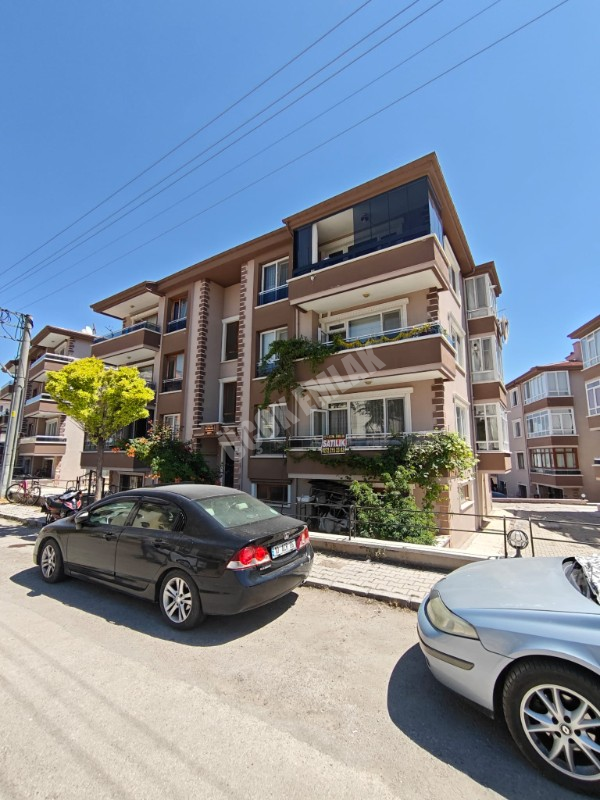 Afyon Üçok Emlaktan Kanlıca Mah Satılık 3+1 115m² 1 Kat Temiz Bakımlı Daire