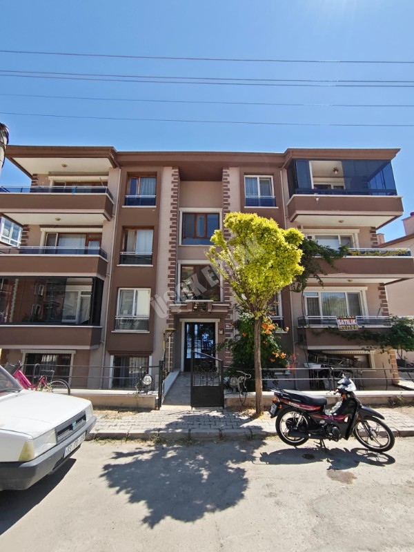 Afyon Üçok Emlaktan Kanlıca Mah Satılık 3+1 115m² 1 Kat Temiz Bakımlı Daire